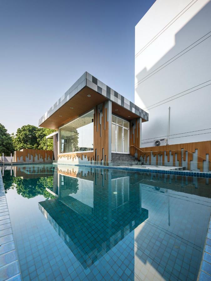 Prime Square Hotel Chiang Mai Exteriör bild